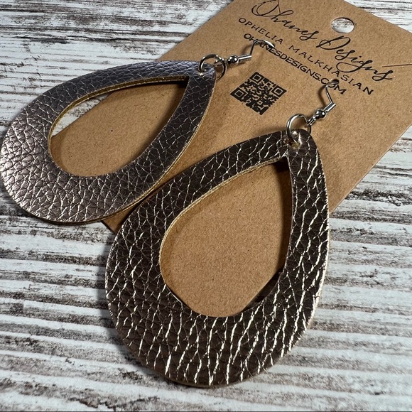 #13 Handmade Rose Gold Marbled Leather Earrings - Picture 6 of 6